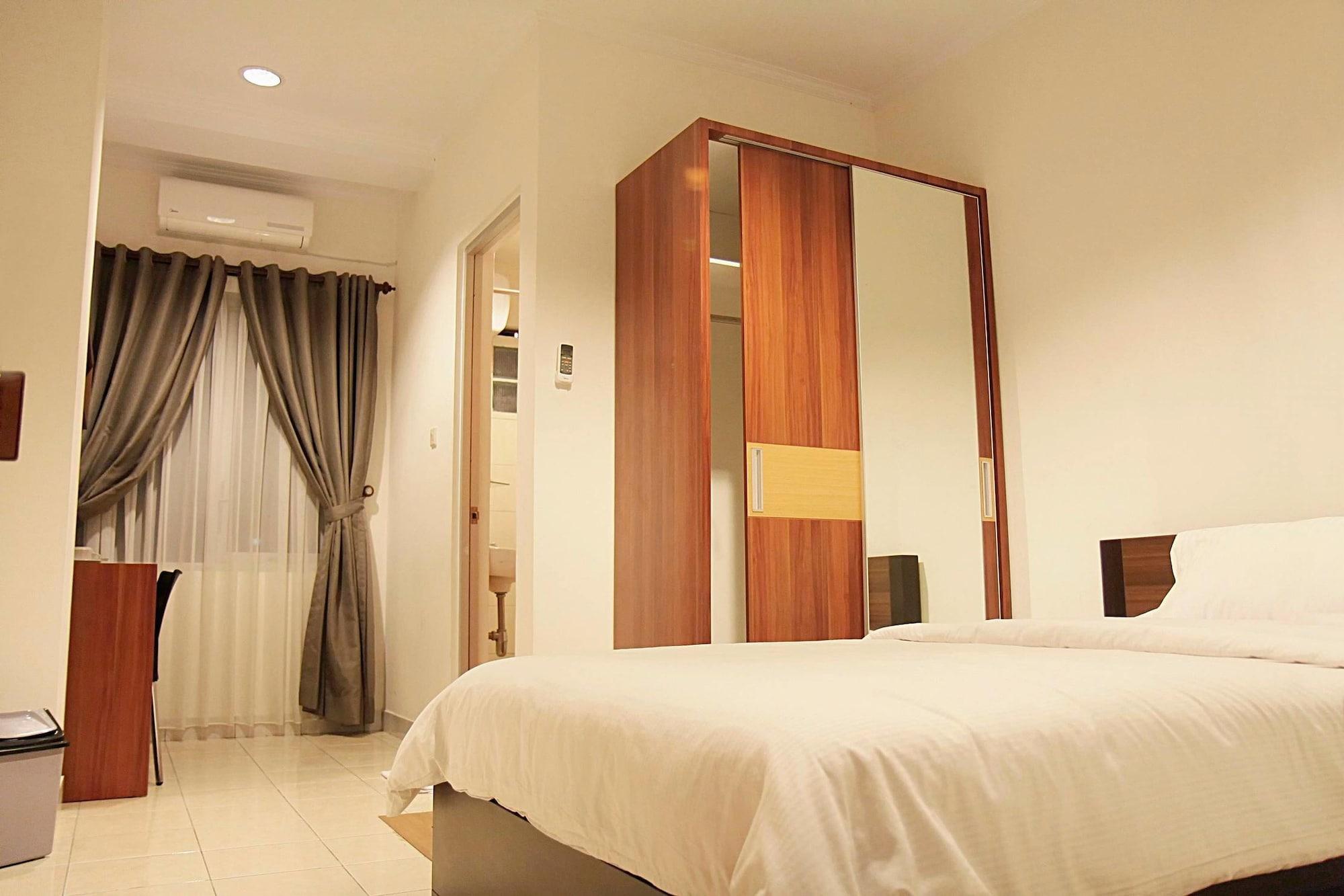 โลตัส บันดุง โฮเต็ล คาเฟ่ แอนด์ มีตติ้ง เพลซ Hotel ภายนอก รูปภาพ