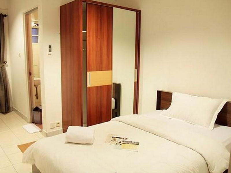 โลตัส บันดุง โฮเต็ล คาเฟ่ แอนด์ มีตติ้ง เพลซ Hotel ภายนอก รูปภาพ