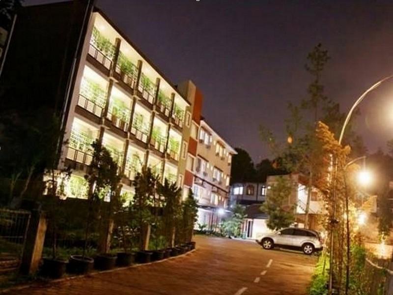 โลตัส บันดุง โฮเต็ล คาเฟ่ แอนด์ มีตติ้ง เพลซ Hotel ภายนอก รูปภาพ